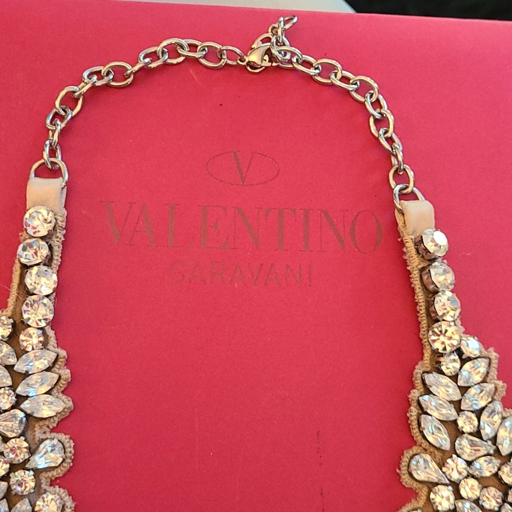 Valentino gorgeous crystal necklace - Picture 7 of 10